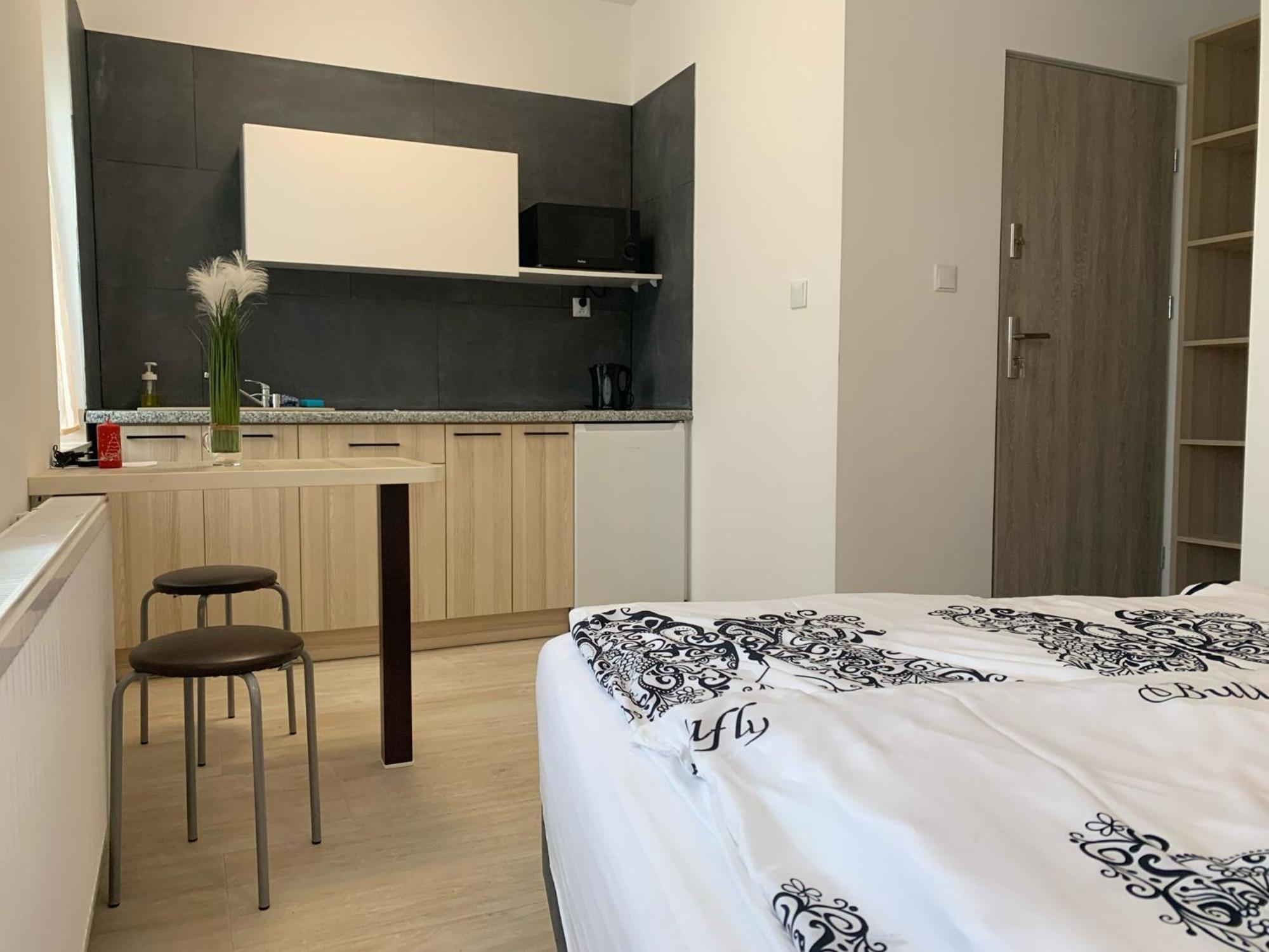 Apartamenty Sw.Rocha Белосток Экстерьер фото